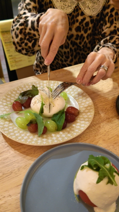 大阪　京橋　原価ビストロチーズプラス　大阪市内1号店OPEN　飲み放題　６６０円の記事動画