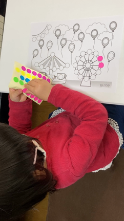 シール貼りで手指を鍛える！の記事動画