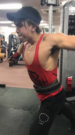 胸トレメニューの記事動画