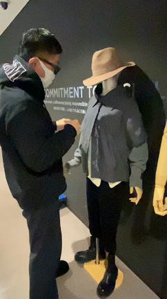 オンエア前のディスプレイ準備の記事動画