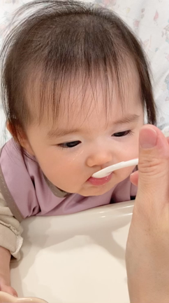 寝返り成功と離乳食始めましたの記事動画