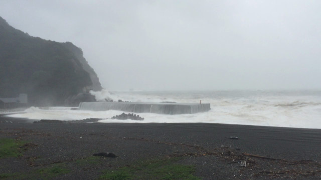 台風を追っかけての記事動画