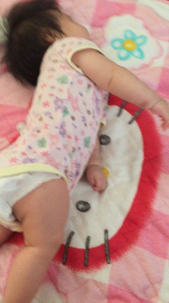 寝返りの記事動画