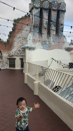 2歳子連れ海外スペイン旅行記 ～バルセロナ編1日目③～の記事動画