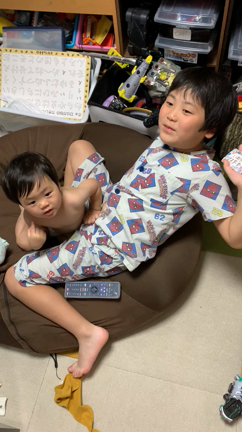 199あべし、ファーストチルドレンがマスターカードを手にした❓の記事動画