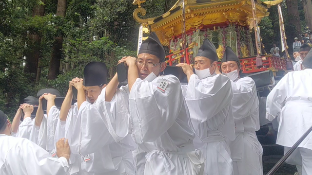 ◆塩竈みなと祭 神輿が階段を下るの動画の記事動画