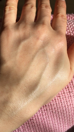 ♡紫外線ケア×透明感UPの時短アイテム♡スキンアクア　トーンアップUV エッセンスの記事動画