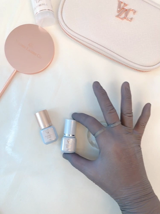 VLCのマツエクグルーのご紹介！の記事動画