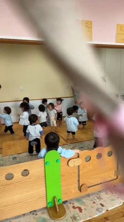 保育士さん！１・２歳の子ども達の移動に苦労してない？音楽の力利用する方法教えます！の記事動画
