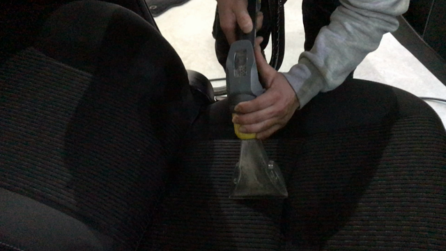 ルームクリーニングで車内リフレッシュの記事動画