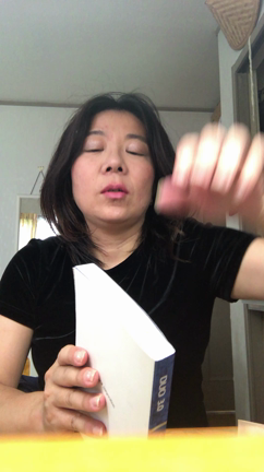 Whenever l go abroad I suffer jet mad and diarrhの記事動画