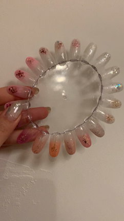 絶妙ニュアンスなジェルネイルカラーサンプルの記事動画