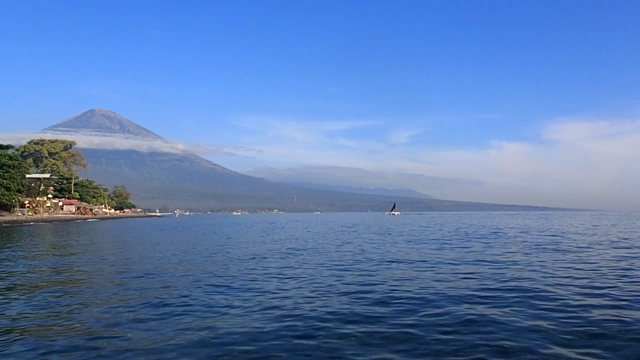 水中で癒やされよう〜!@バリ島アメッドの記事動画