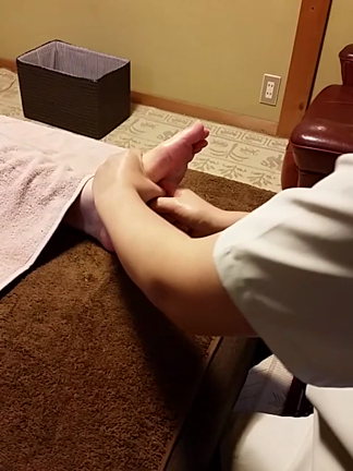 足つぼってどんな感じなの？：岡山市東区リラクゼーションマッサージの記事動画