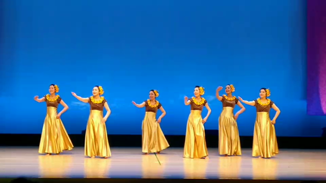 舞台で輝くフラダンサーの姿✨最高ー❣️の記事動画