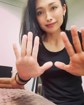 ゴルファー必見！首こり＆肩こり分離セルフケアの記事動画