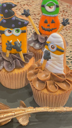 ミニオンズハロウィンカップケーキレッスンレポ 京都 アイシングクッキー作家 Mikarinkoの食いしん坊日記 Ciel D Avenir