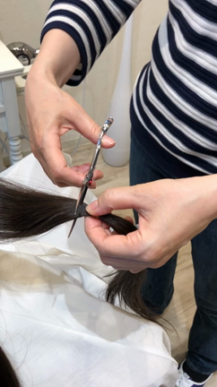 小学1年生の女の子2回目のヘアドネーションの記事動画