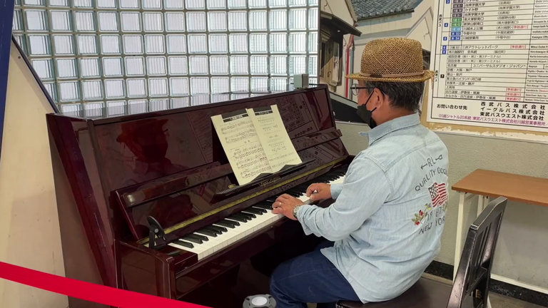 弾き逃げ隊参上！！【富士見、ふじみ野市たえピアノ教室スタジオ奏】の記事動画