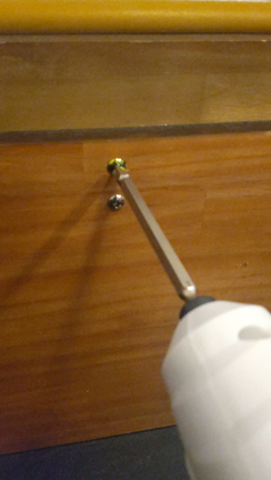 大物家具解体に取り組むの記事動画