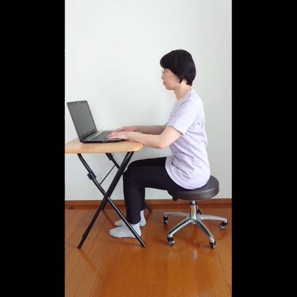 簡単な体操〜動画編・デスクワーク中〜の記事動画
