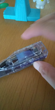 新幹線好き幼児（3歳男子）、爆笑してた【キャンドゥ／100円】の記事動画