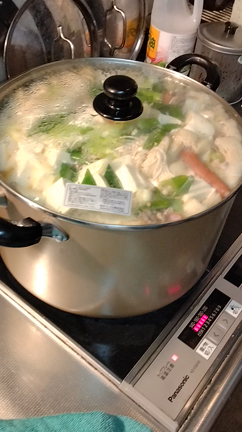 昨夜の寮生夜ご飯☆キムチ鍋の記事動画