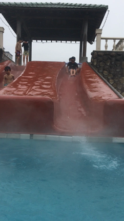 《革命的気づき》ヒザが笑う子供との休日〜365日夏休みのお母さん〜の記事動画