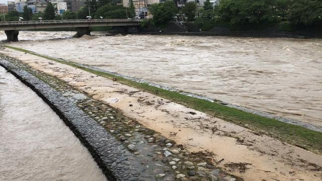 納涼床の記事動画