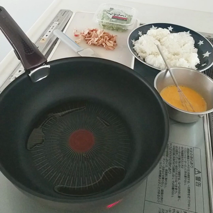 【おうちごはん】焦げつくフライパンの使い方の記事動画