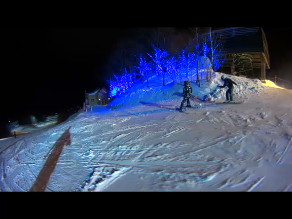 山頂にはイルミネーション輝いてますの記事動画