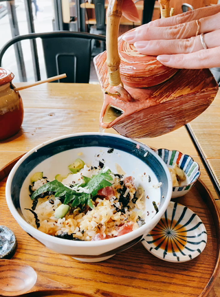 一度で2度美味しい海鮮丼！の記事動画