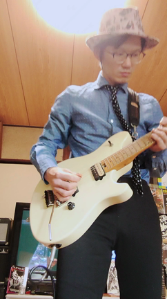 ZARD　負けないで！！LIVE GUITAR SOLO！！の記事動画