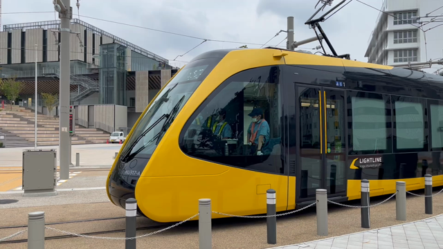 ＬＲＴ発車の光景の記事動画