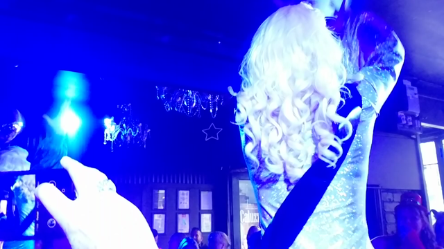 人生お初・ドラッグクイーンショー in ニュージーランドの記事動画