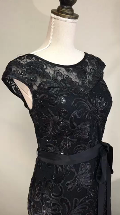 ブラックビジューロングドレスの記事動画