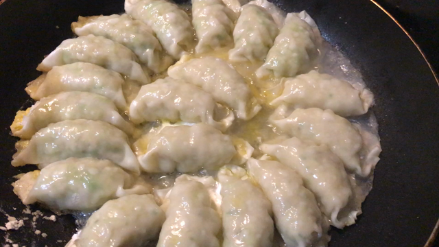 餃子が食べられる世界（笑）に移行したの記事動画