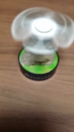 ハンドスピナー × アンジェロ岩の記事動画