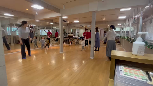 日曜Aクラス♪12/11のリトミックレッスン風景の記事動画