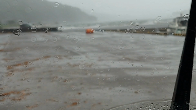台風通過の記事動画