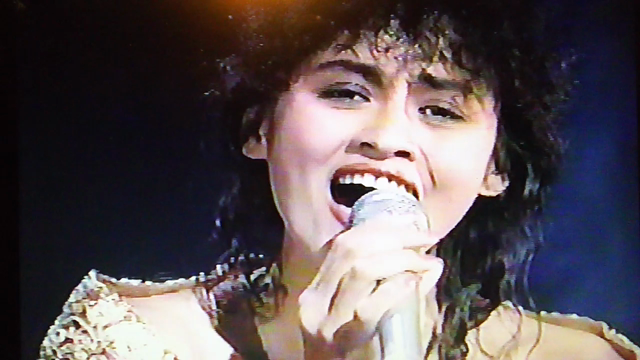 「僕は泣いてる」 1993年3月24日発売アルバム『あこがれ』の収録曲。の記事動画