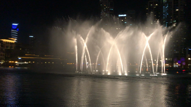 ドバイファウンテンを観るおススメスポット！ボードウォークの記事動画