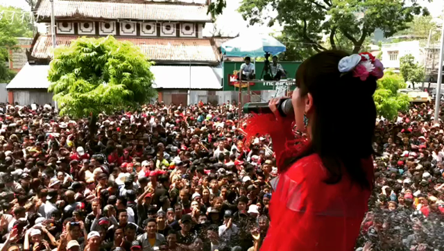 四度目のミャンマー水掛け祭りの記事動画