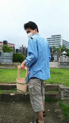 お墓参りで大笑い(´▽`*)ｱﾊﾊの記事動画