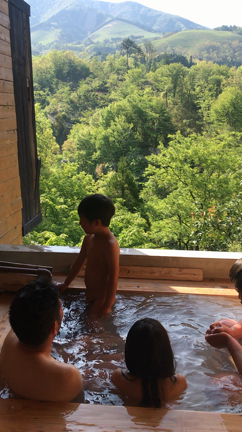 檜露天風呂の記事動画