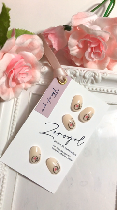 ネイルを諦める人生は終わり♡ネイルチップで楽しむ指先のおしゃれ♪の記事動画