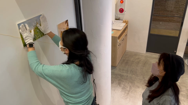 写真展のお知らせ（4/30まで）と、設営の裏側の記事動画