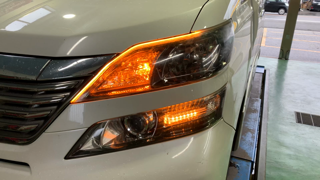 トヨタ ヴェルファイア　流れるＬＥＤウインカー　の記事動画