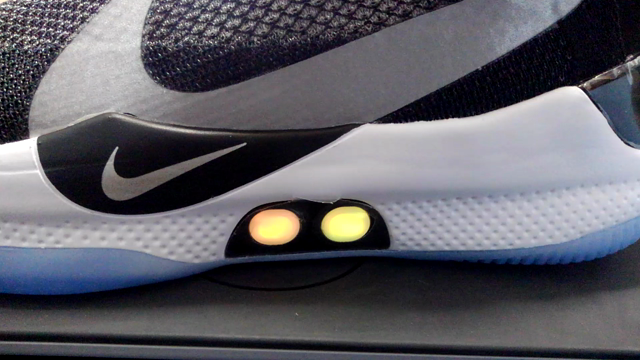 NIKE ADAPT BBの記事動画