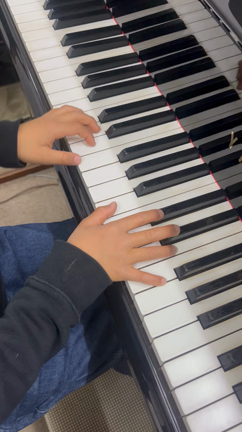 小学生ピアノ男子くん☆の記事動画